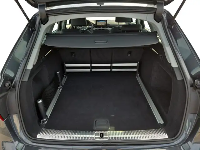 Audi A4 view 14