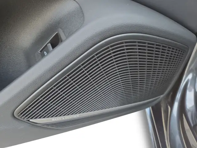 Audi A4 view 11