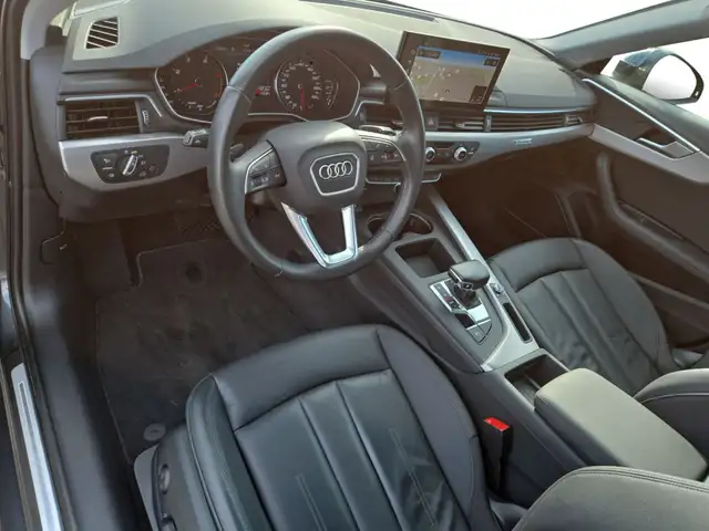 Audi A4 view 4