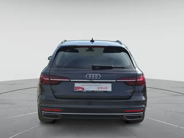Audi A4 view 7