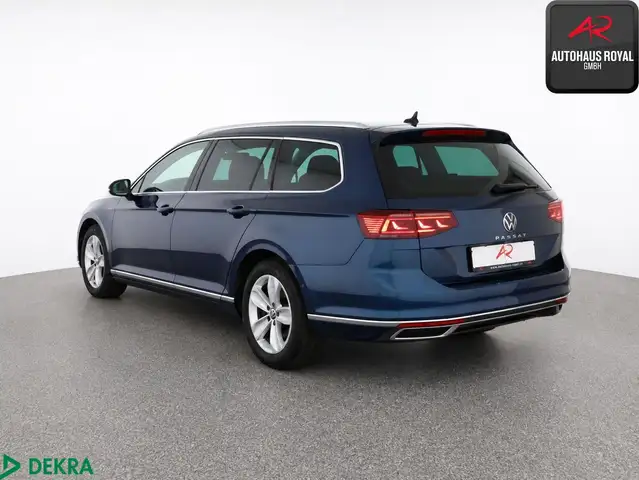 Volkswagen Passat view 3