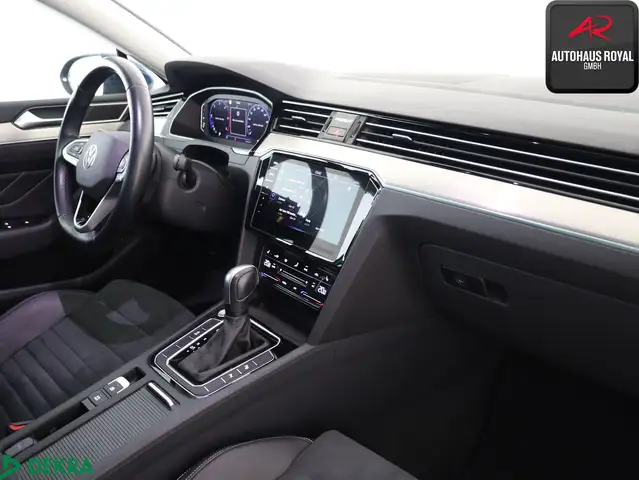 Volkswagen Passat view 10