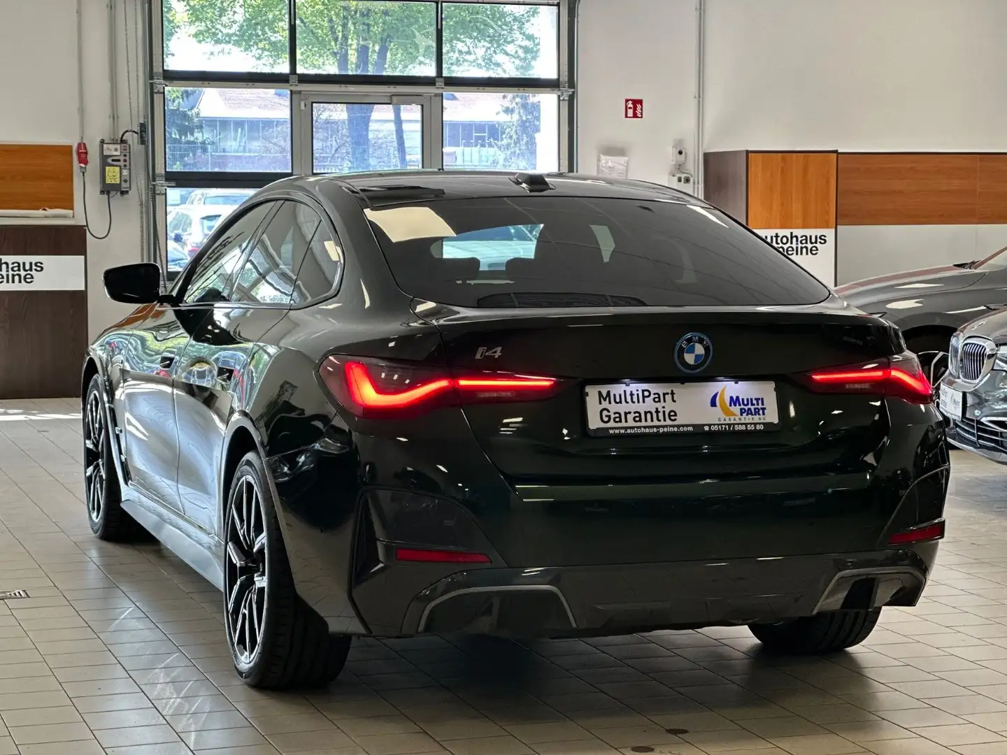 BMW i4 GranCoupe35eDr/Aut/Glasdach/ICONIC/AHK/M-Sport Vert - 2
