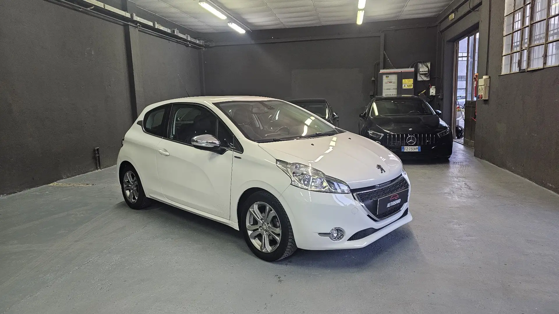 Peugeot 208 5p 1.4 vti 16v Allure - 2