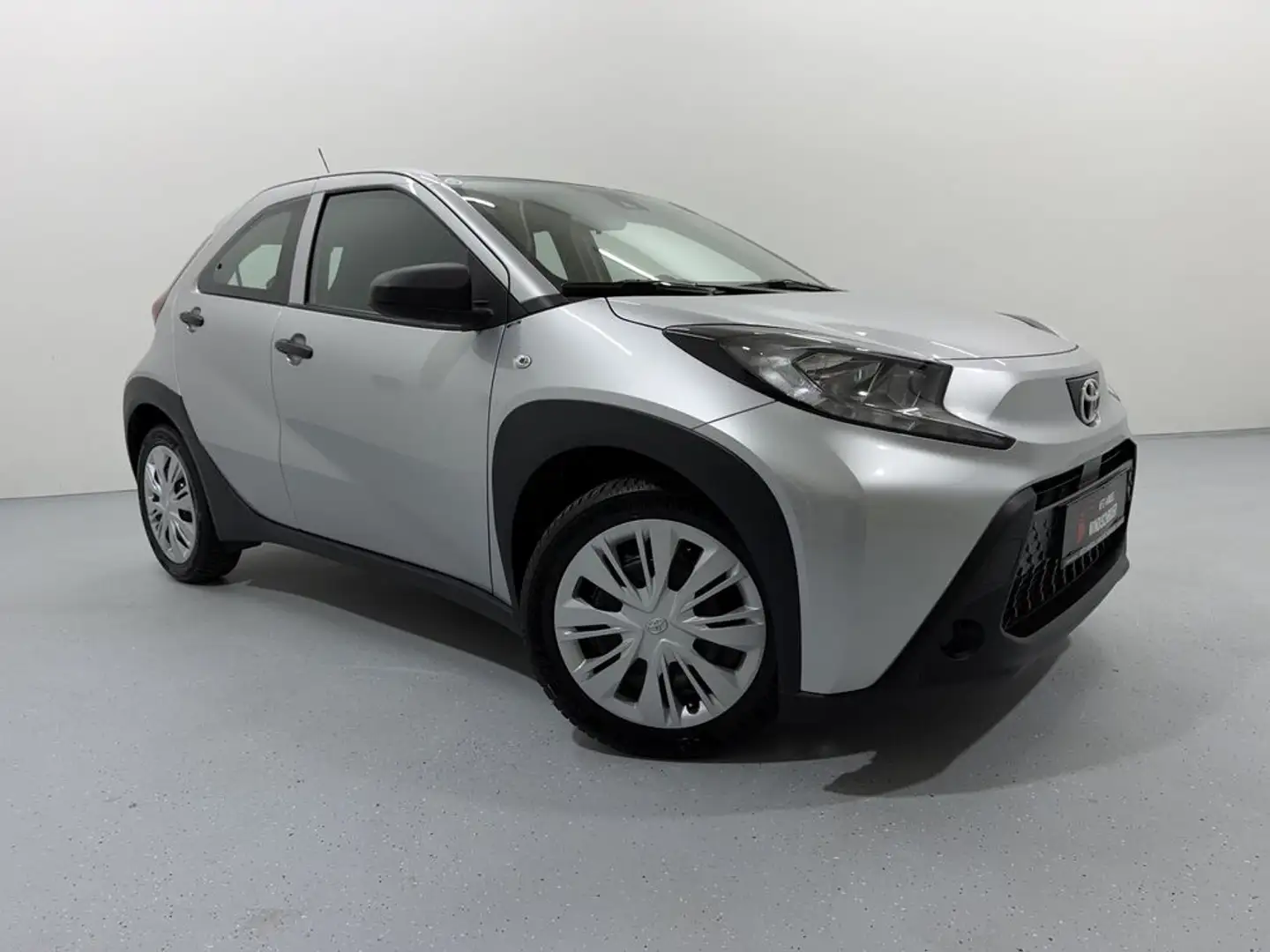 Toyota Aygo X KLIMA TEMPOMAT Silber - 2