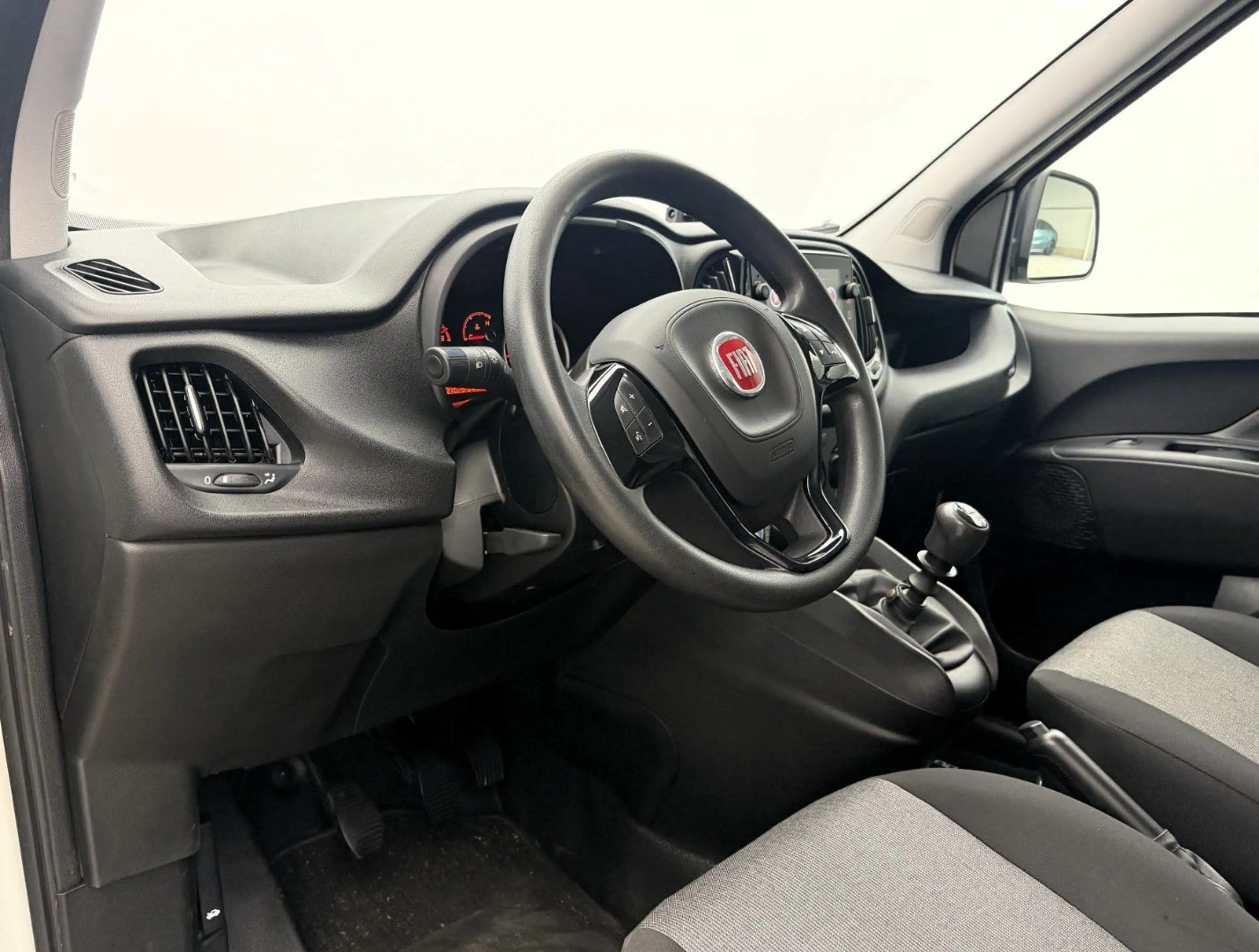 Fiat Doblo Doblò 1.6 SX Kasten °Klima°DAB°Sortimo° — photo 11