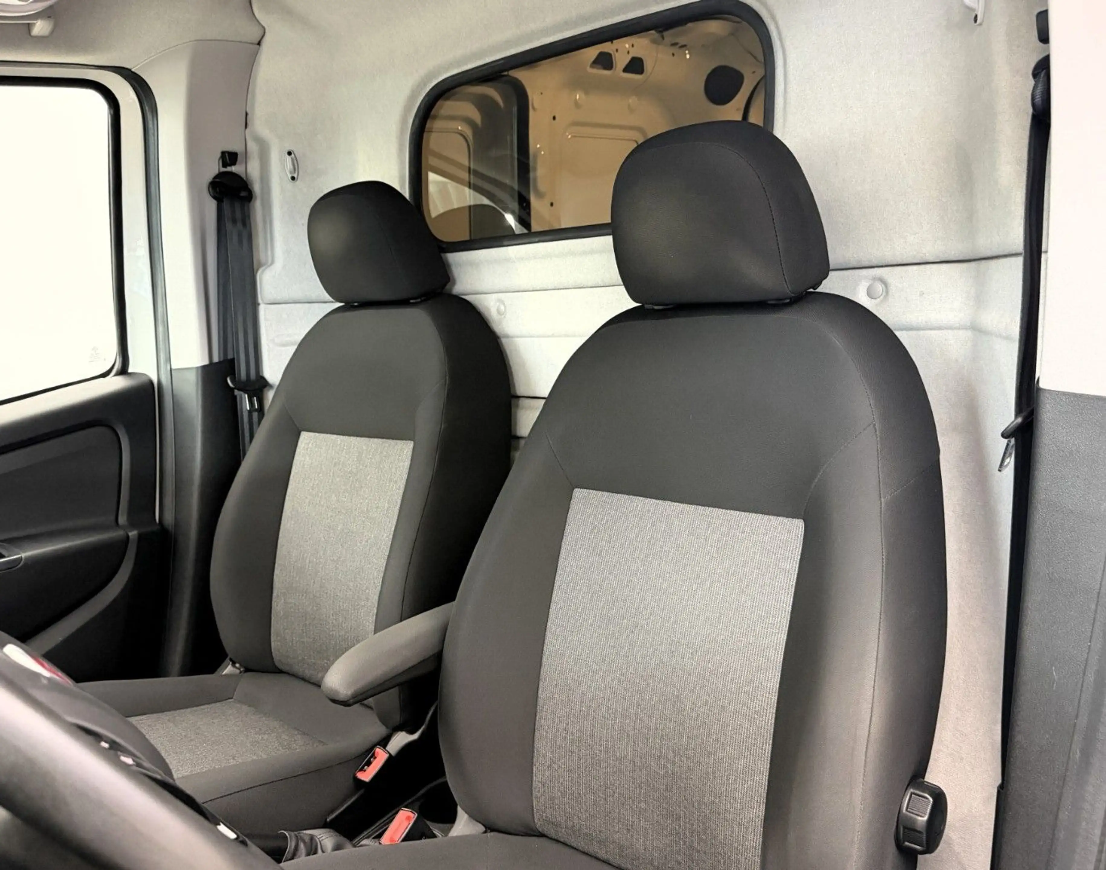 Fiat Doblo Doblò 1.6 SX Kasten °Klima°DAB°Sortimo° — photo 3