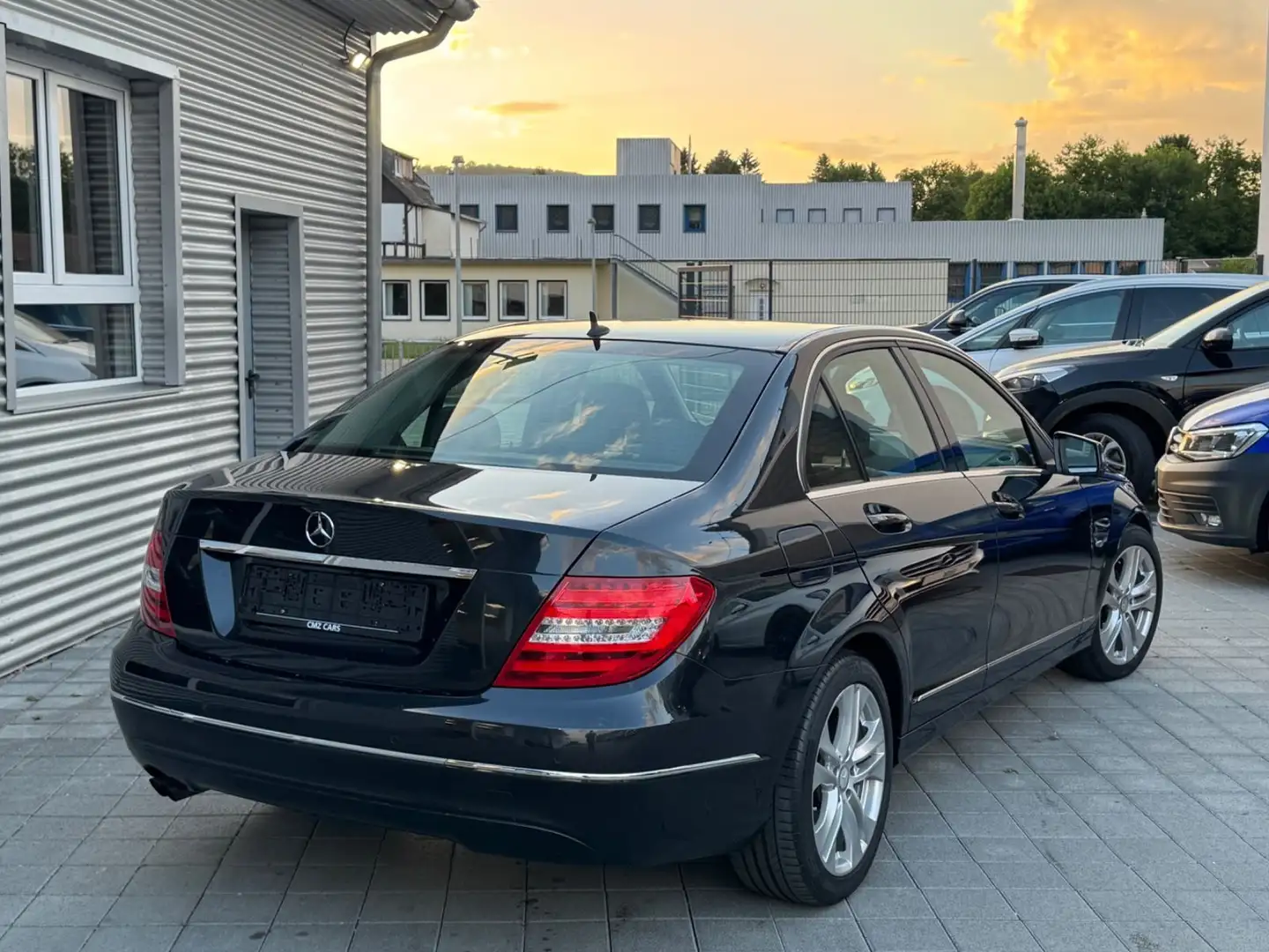 Mercedes-Benz C 180 CGI BlueEfficiency Lim*Wenig KM*Scheckheft Zwart - 2