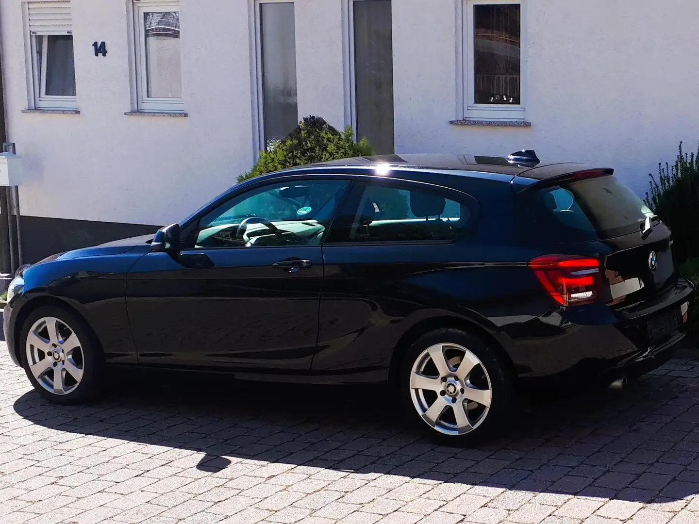 BMW 114 1er Diesel (3-Türer) 114d Schwarz - 2