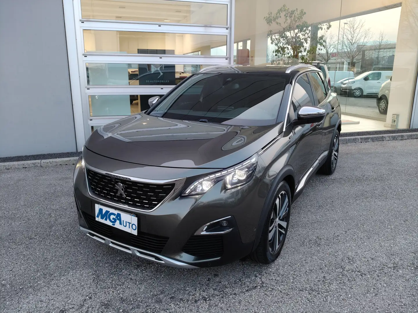 Peugeot 3008 3008 2.0 bluehdi GT s&s 180 cv Gris - 1