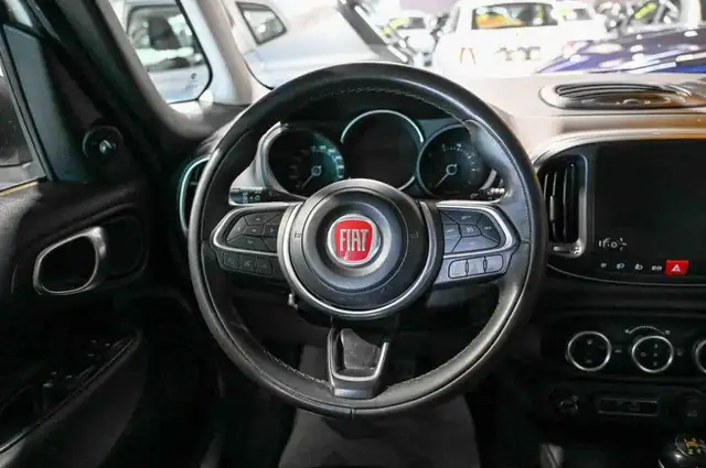 Fiat 500L view 14