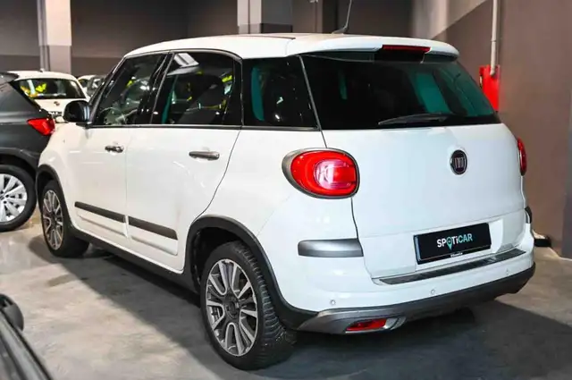 Fiat 500L view 7