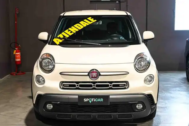 Fiat 500L view 2