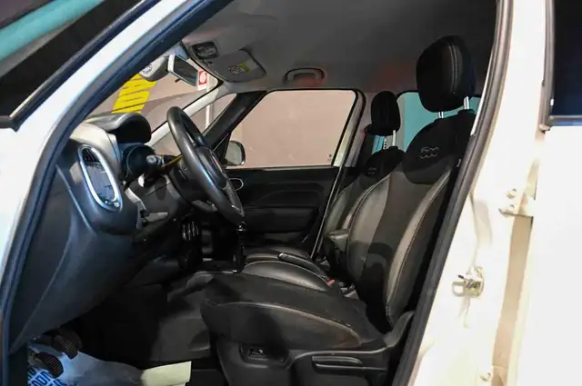 Fiat 500L view 11