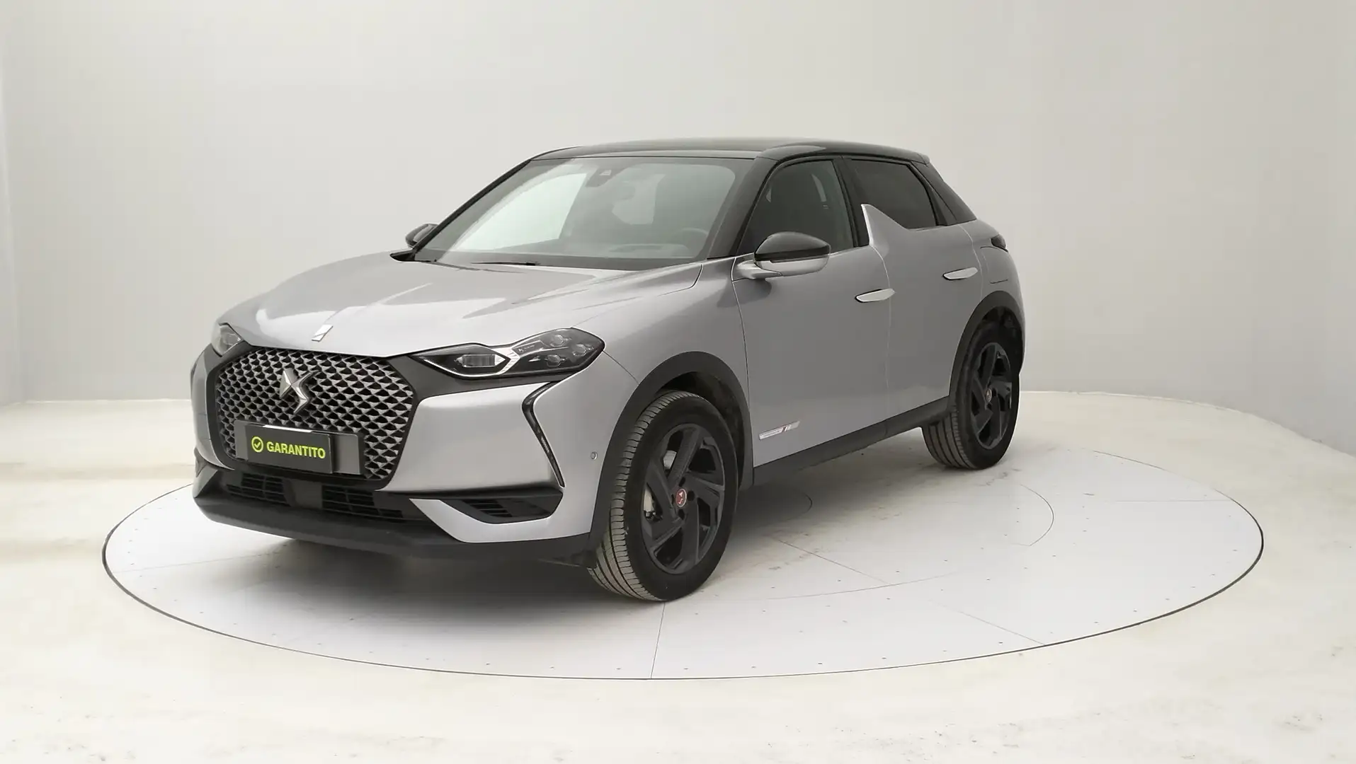 DS Automobiles DS 3 Crossback Crossback 50 kWh E-TENSE Performance Line Grau - 1