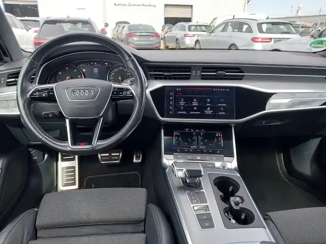 Audi A6 view 11