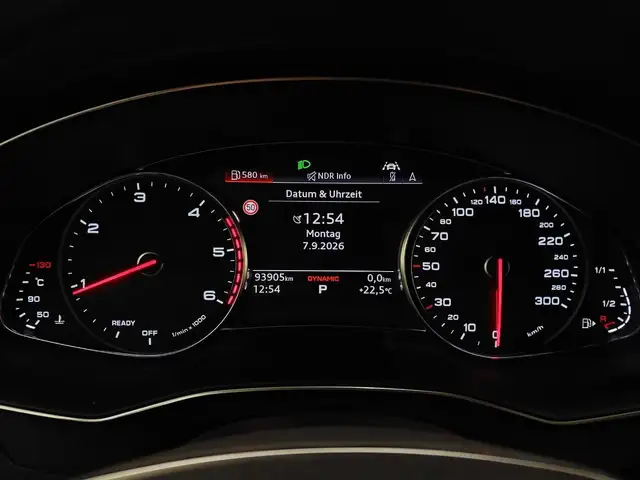 Audi A6 view 13