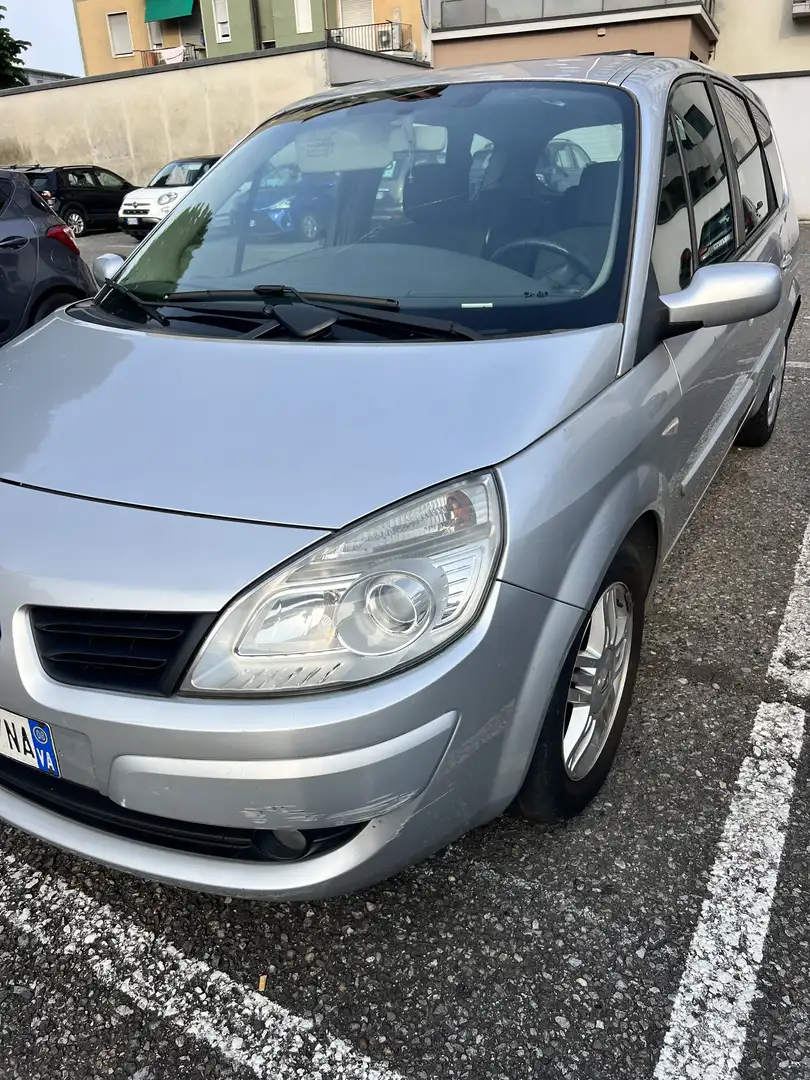 Renault Scenic 1.5 dCi Authentique - 1