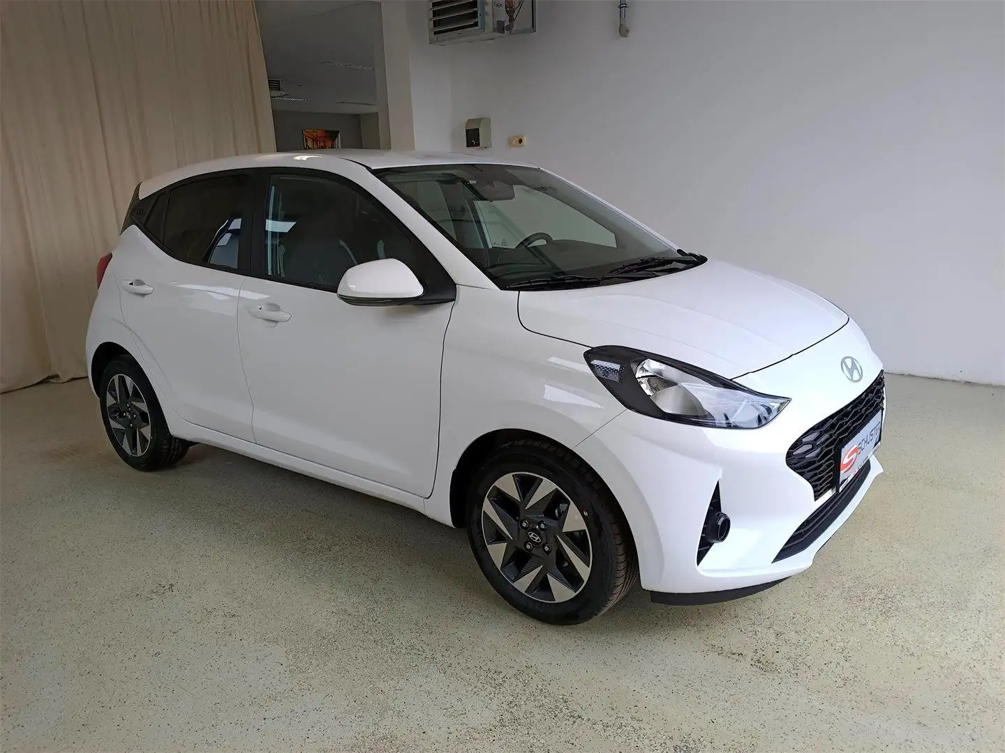 Hyundai i10 GO Plus 1,2 AMT Weiß - 1