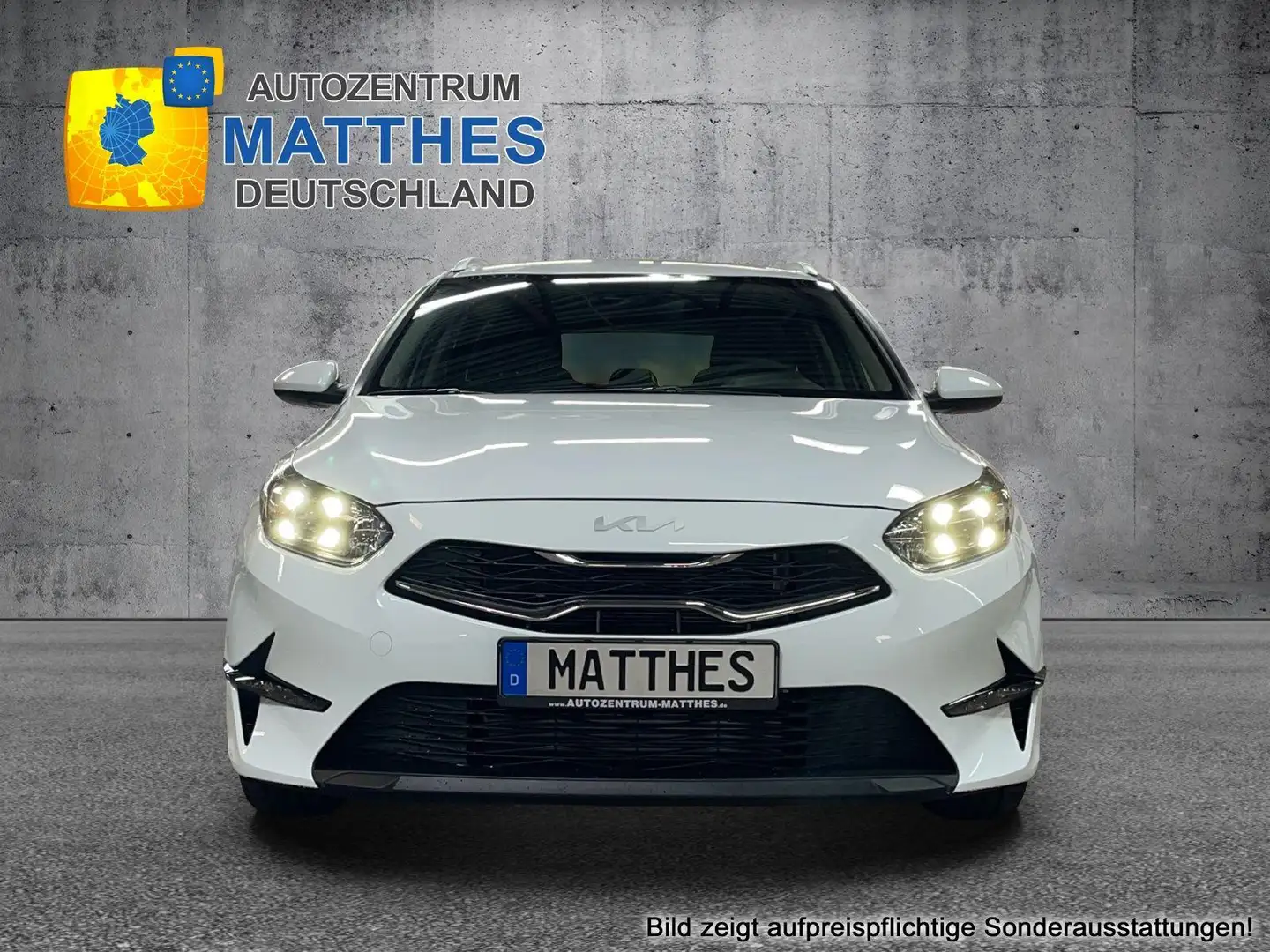 Kia Ceed SW / cee'd SW Sportswagon 1.5 T-GDI DCT 160 PS Aktion! NAVI-F... srebrna - 2