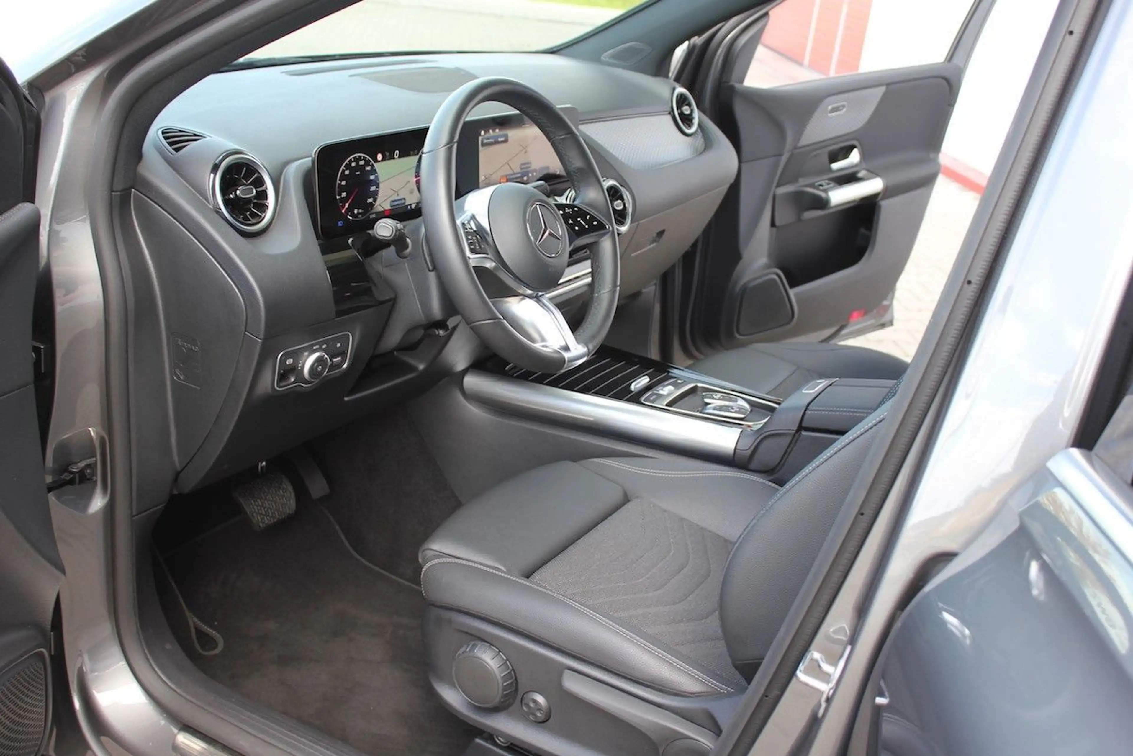 Mercedes-Benz B 180 d 8G Progressive Line Urban 458 WideScreen — photo 6