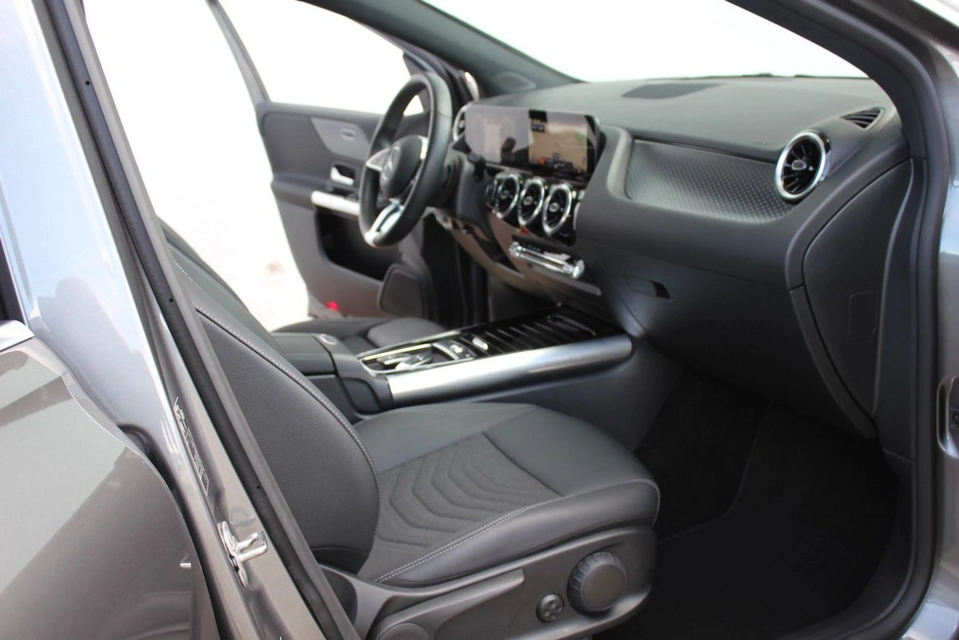 Mercedes-Benz B 180 d 8G Progressive Line Urban 458 WideScreen — photo 9