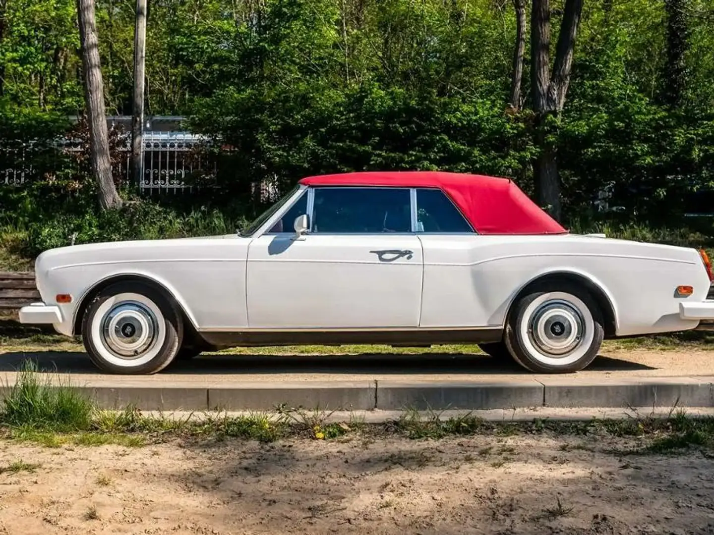 Rolls-Royce Corniche II Cabriolet Bílá - 2