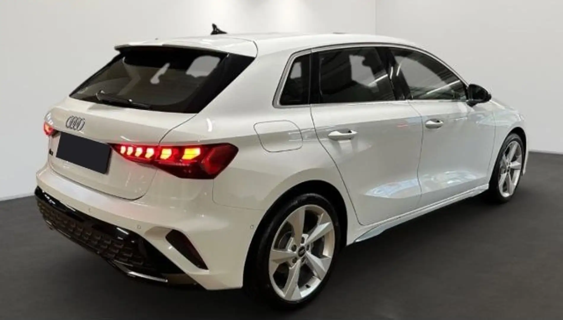 Audi A3 SPB 35 TDI S tronic S line edition Bianco - 2