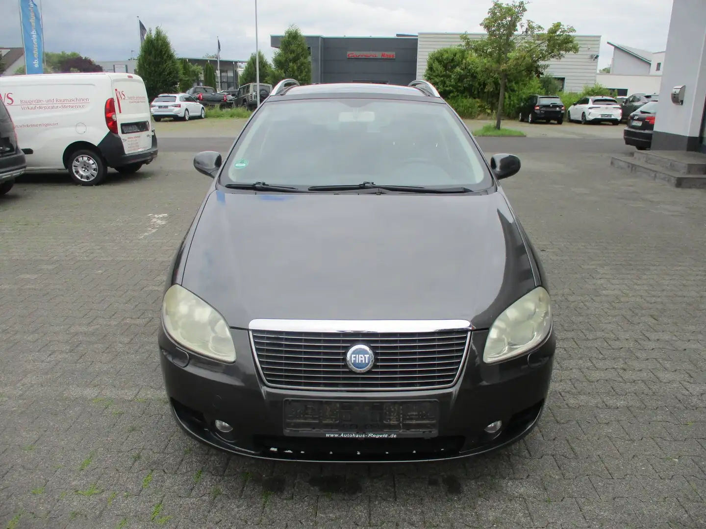 Fiat Croma Croma 2.2 16V Emotion Leder Klima Pano Alu Ahk Grau - 2