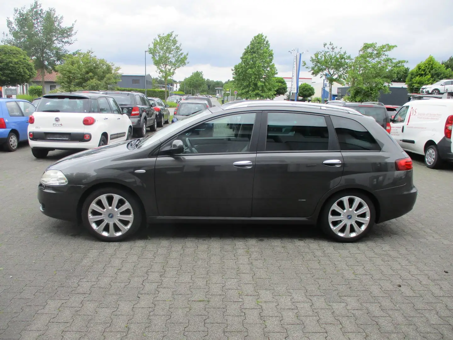 Fiat Croma Croma 2.2 16V Emotion Leder Klima Pano Alu Ahk Grau - 1