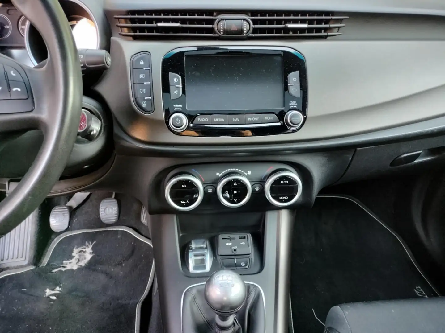 Alfa Romeo Giulietta 1.4 TB MultiAir Distinctive (Engine Failure) Blauw - 2