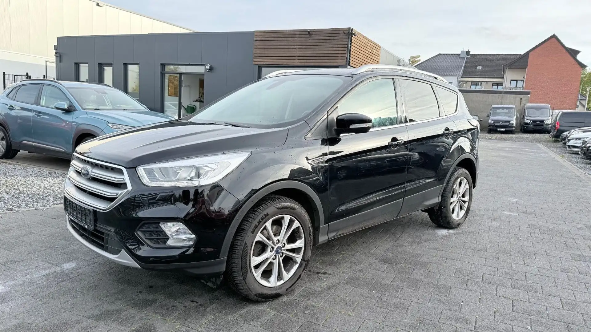 Ford Kuga Titanium Schwarz - 1