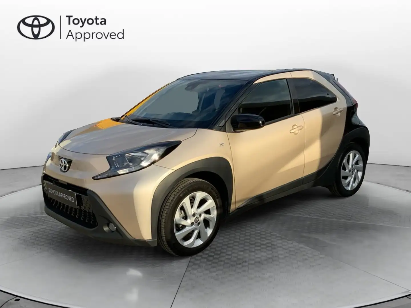 Toyota Aygo X 1.0 VVT-i 72 CV 5 porte Trend Beige - 1