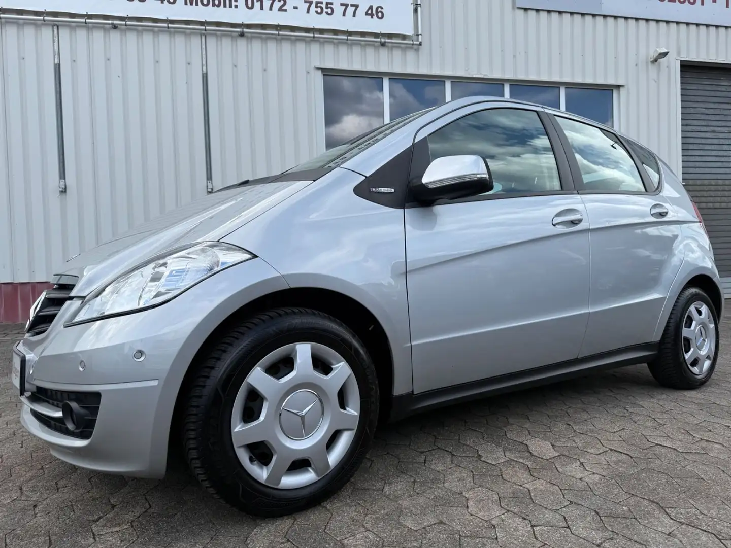 Mercedes-Benz A 150 70kW 95PS 5-Gang/PDC/SHZ/Klima/AHK/2.Hand Серебристый - 2