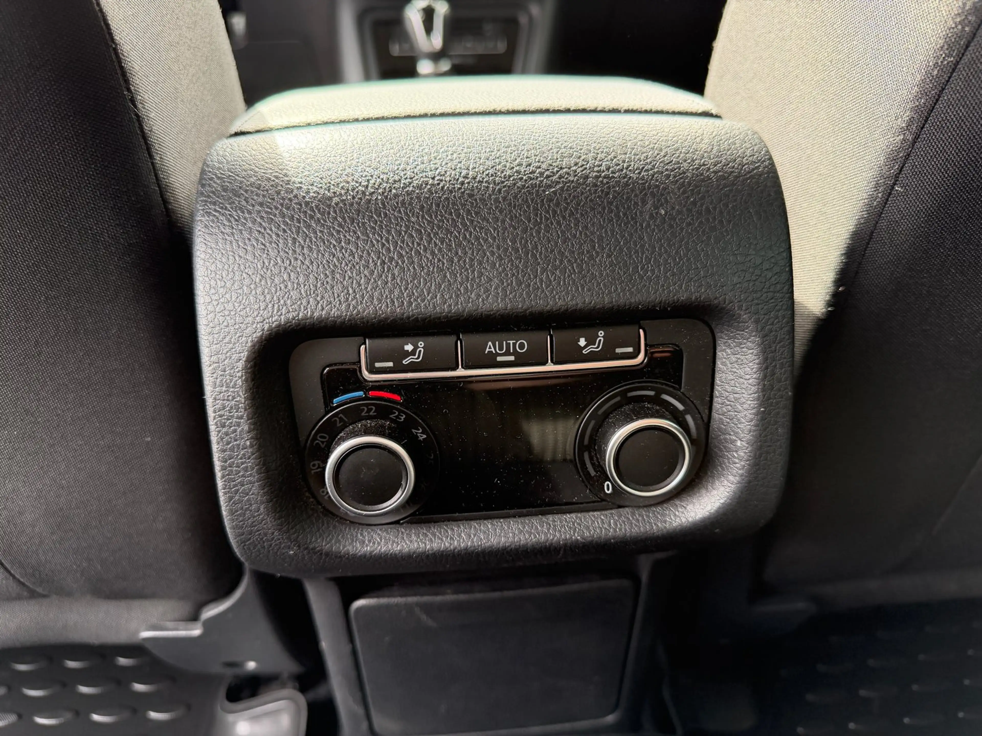 SEAT Alhambra Austria Edition Executive TSI — photo 14