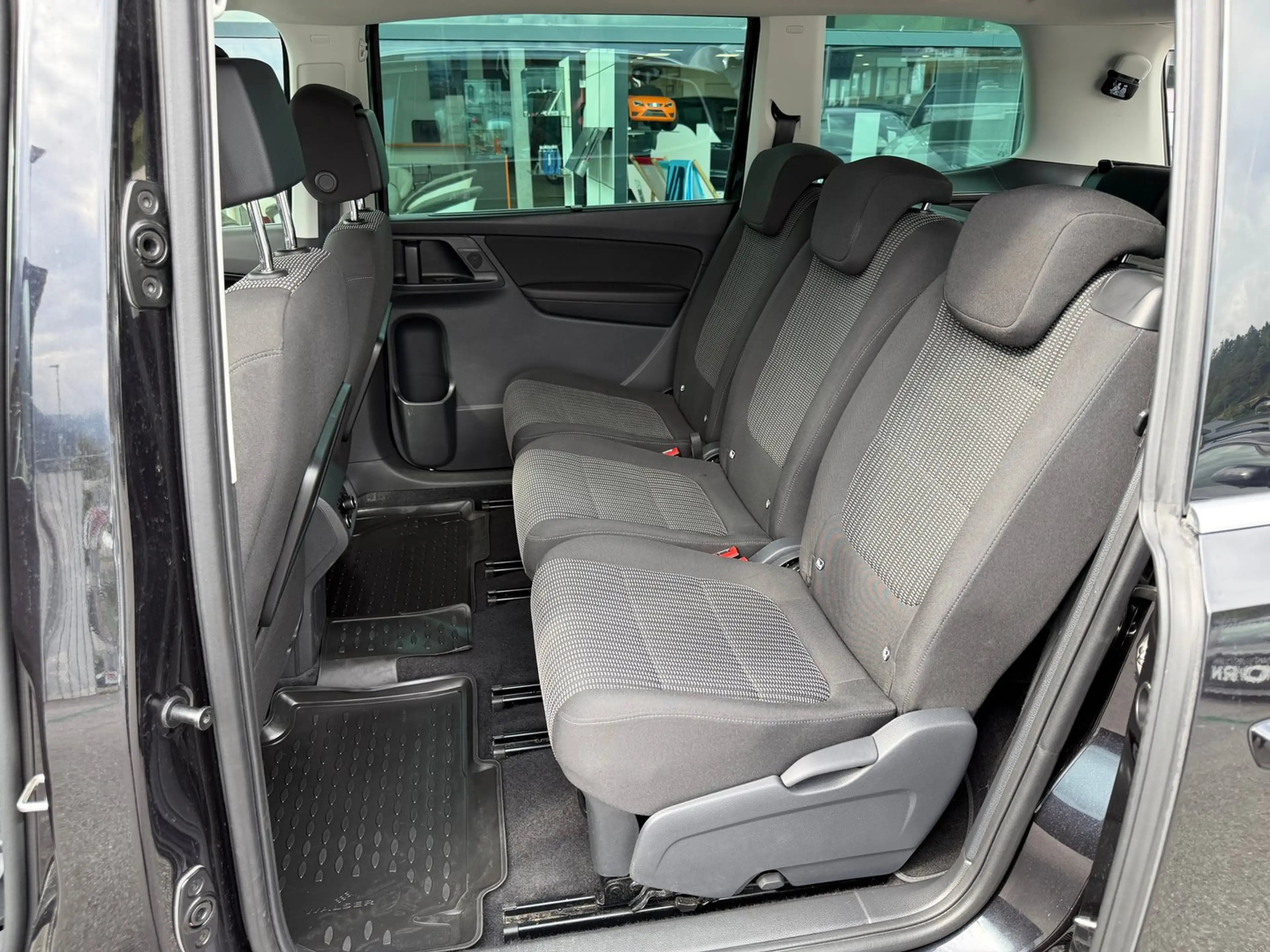 SEAT Alhambra Austria Edition Executive TSI — photo 12