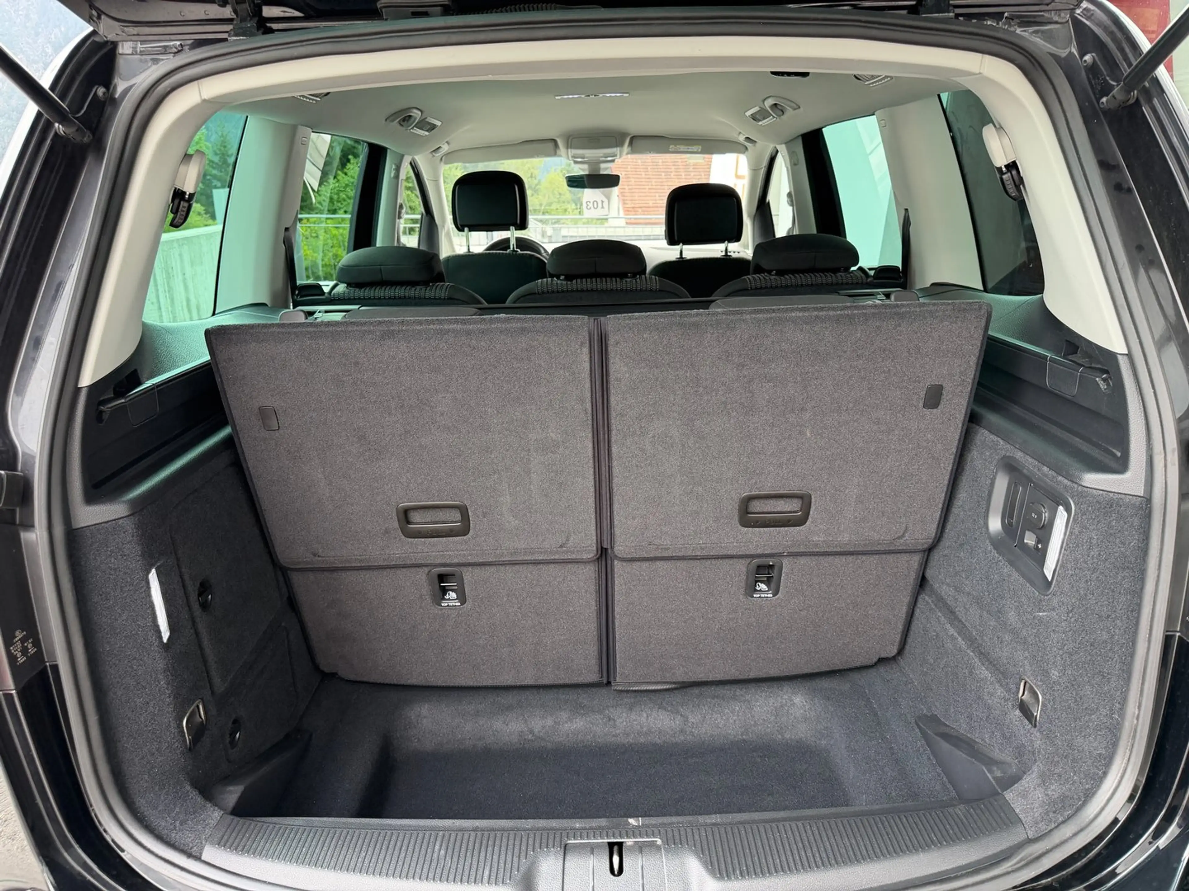SEAT Alhambra Austria Edition Executive TSI — photo 8