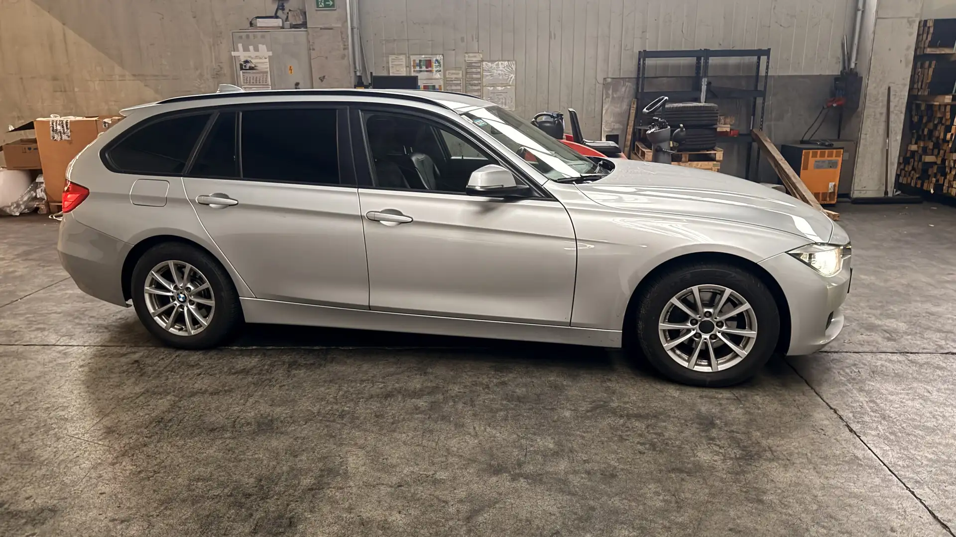BMW 318 318d Touring - 2