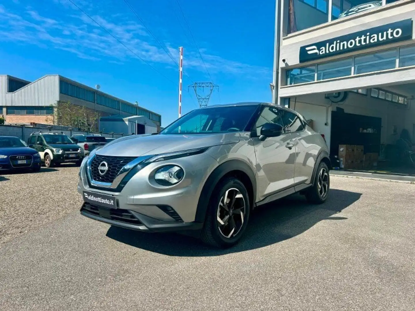 Nissan Juke Juke 1.0 DIG-T 114 CV Acenta Grigio - 1