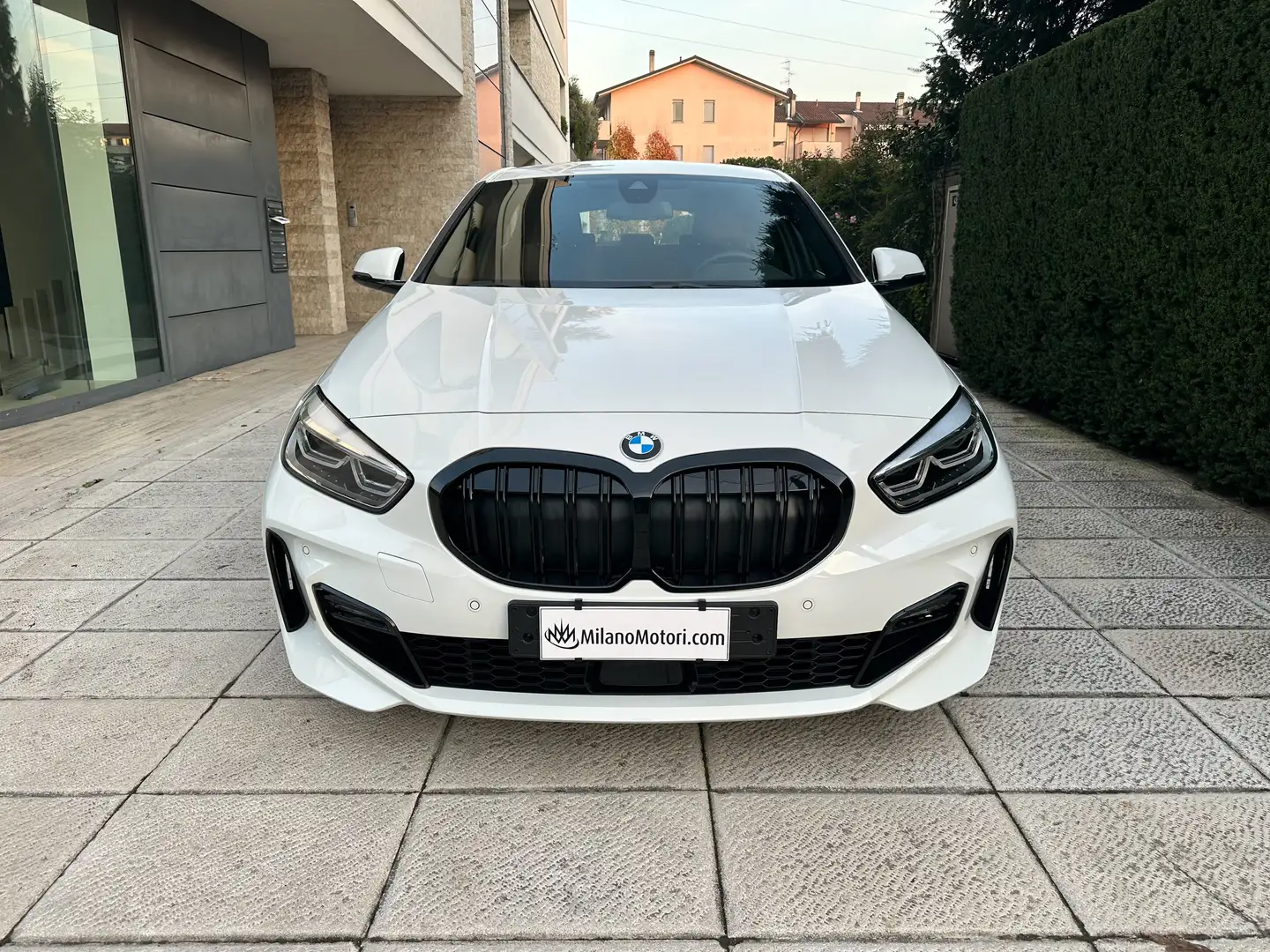 BMW 118 i Msport 136cv Auto PREZZO PROMO* IN ARRIVO Bianco - 2