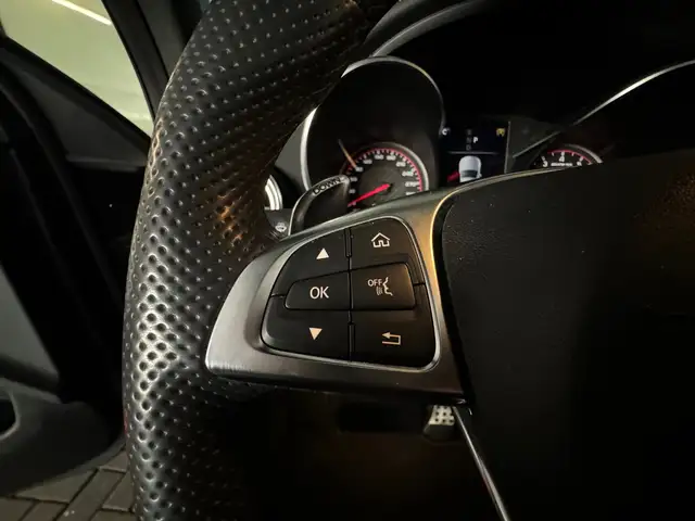 Mercedes-Benz GLC view 14