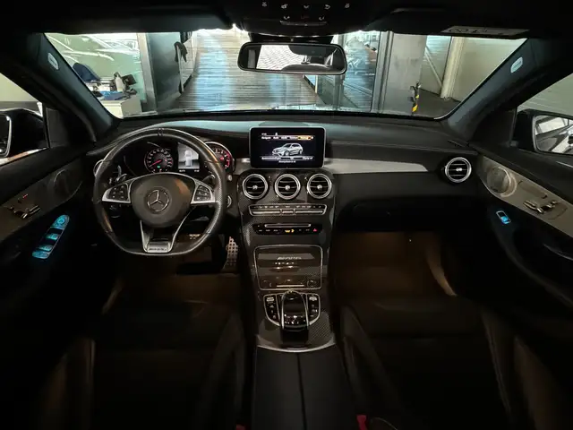 Mercedes-Benz GLC view 4