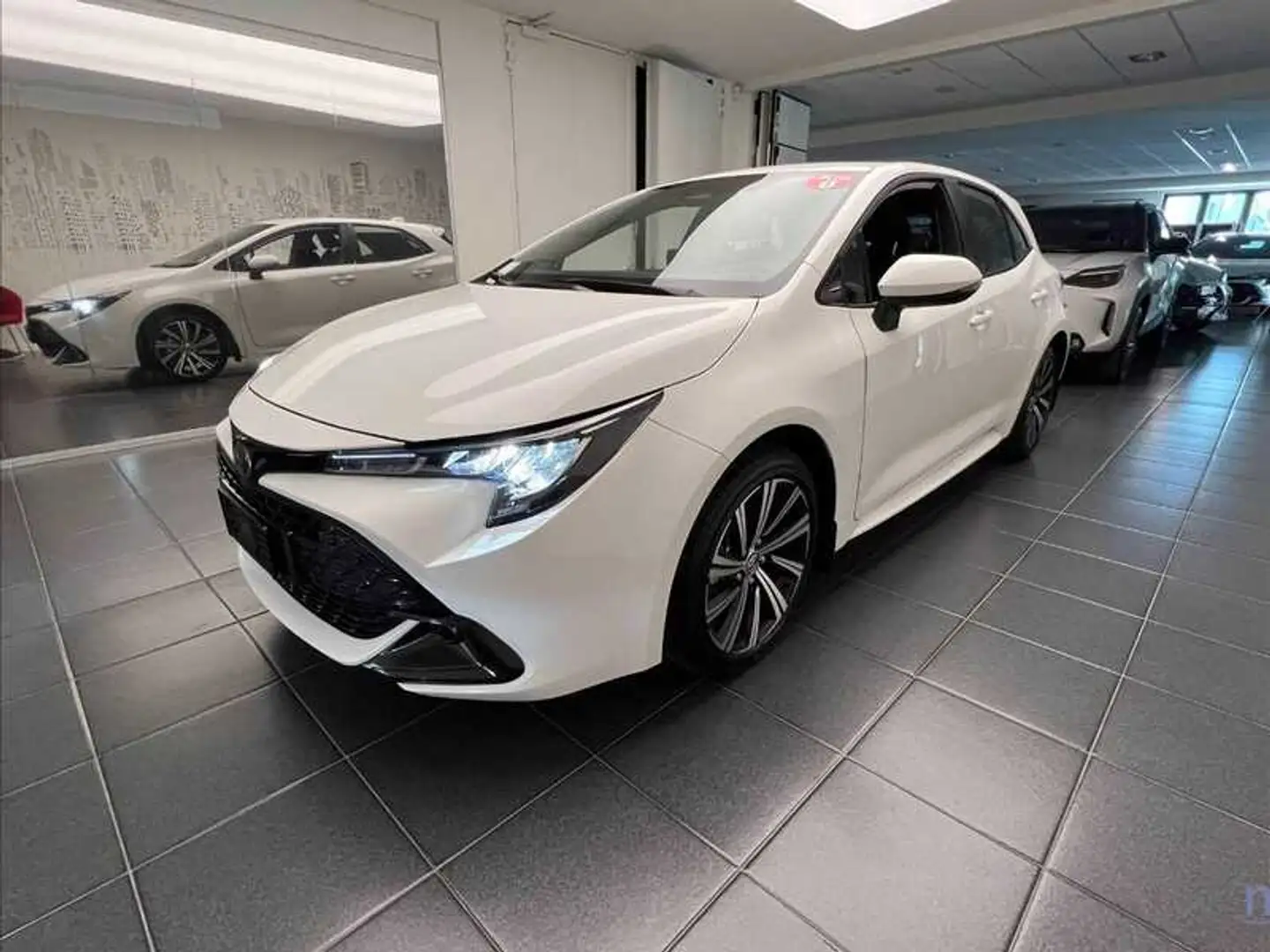 Toyota Corolla 1.8h Active Weiß - 1