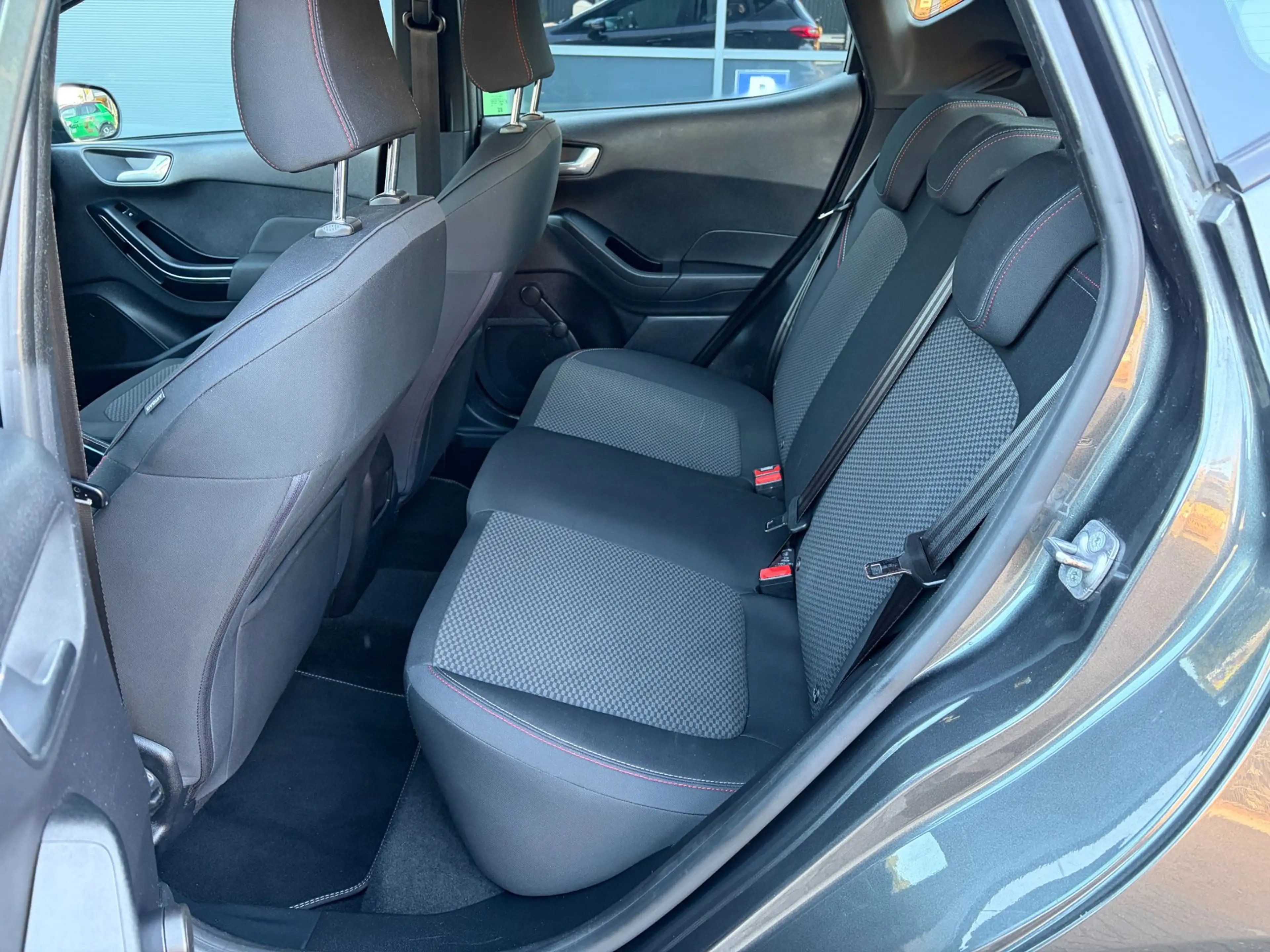 Ford Fiesta 1.0 EcoBoost ST-Line / Apple Carplay / PDC / Navi — photo 10