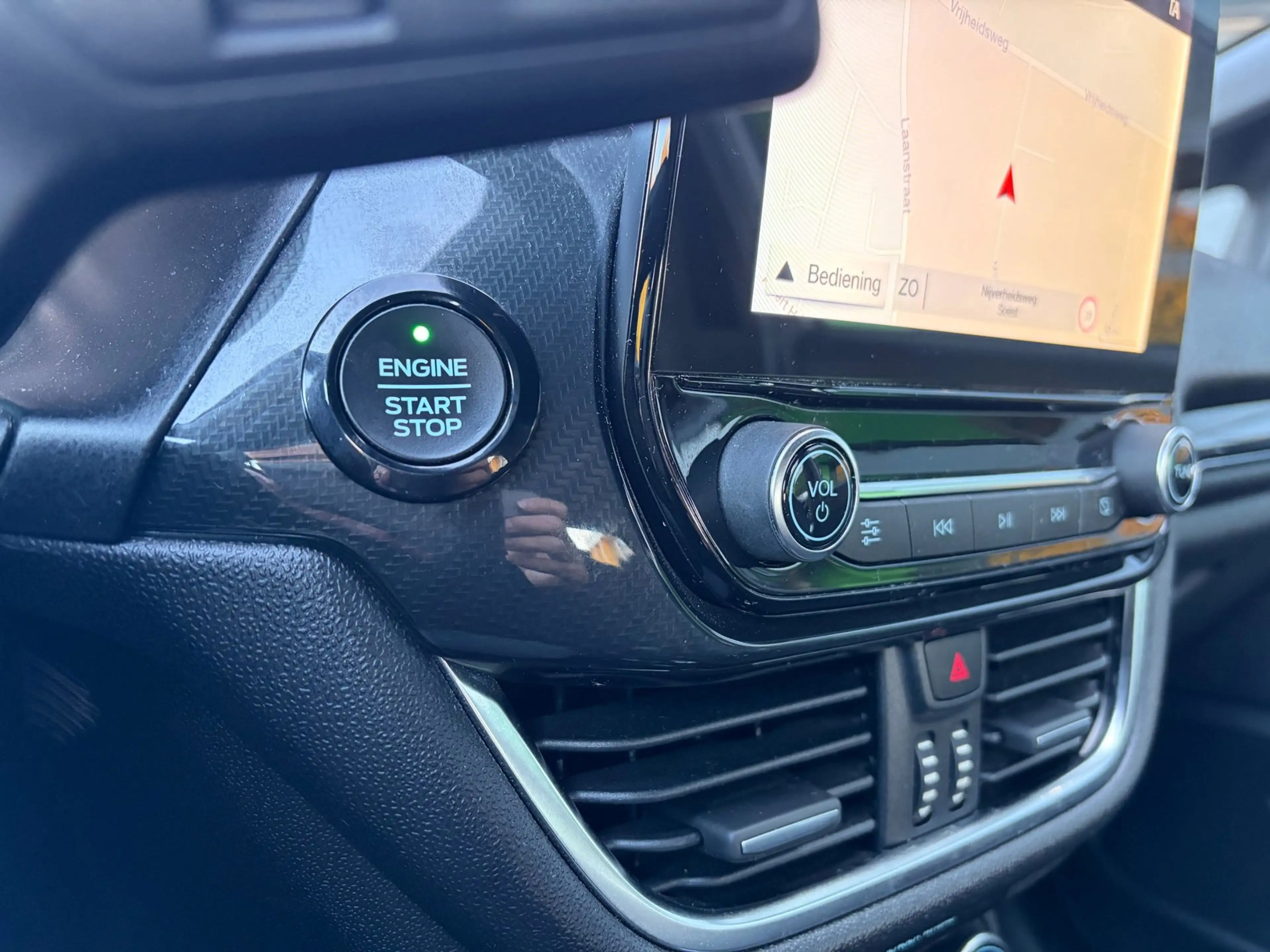 Ford Fiesta 1.0 EcoBoost ST-Line / Apple Carplay / PDC / Navi — photo 15