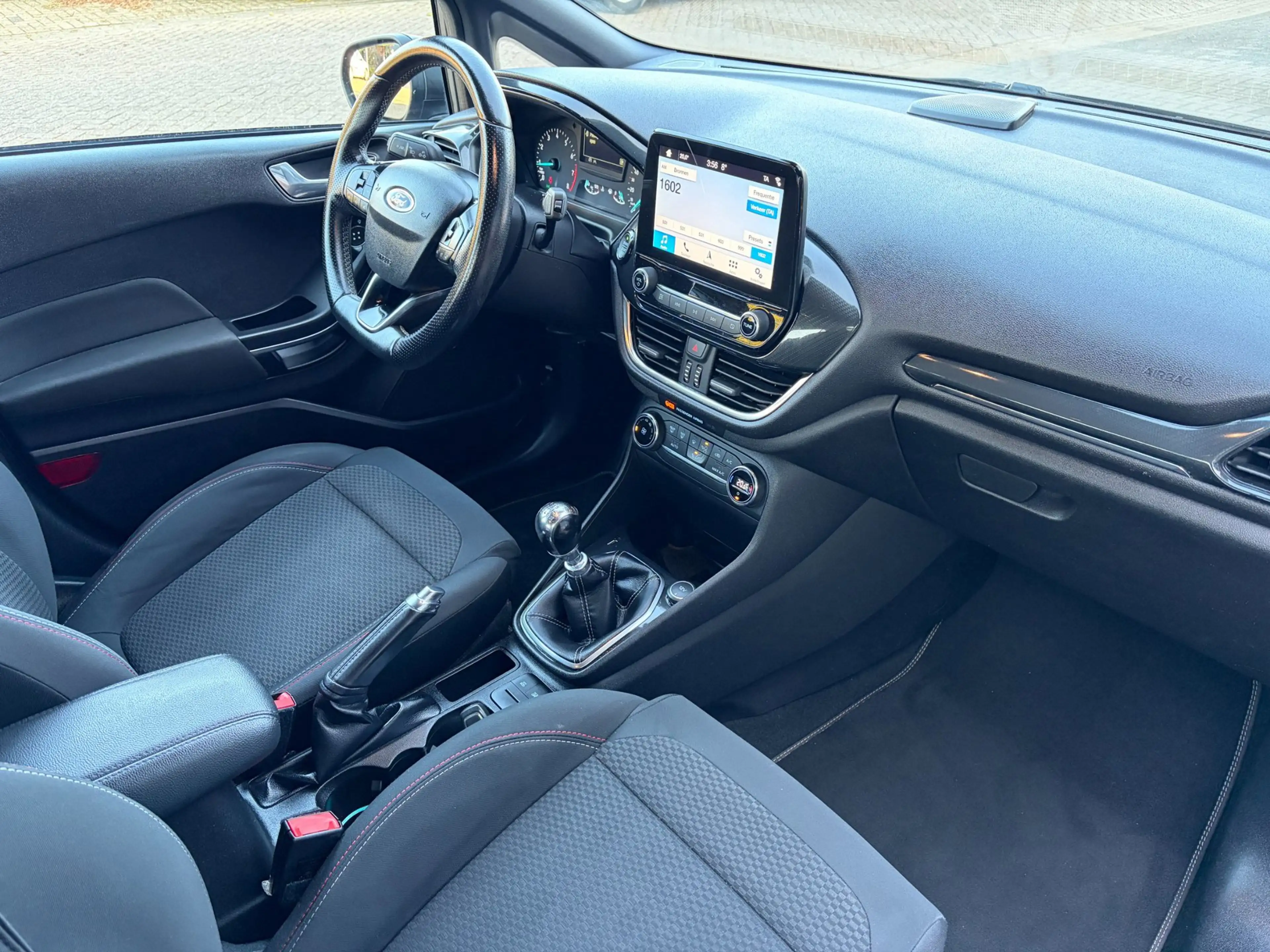 Ford Fiesta 1.0 EcoBoost ST-Line / Apple Carplay / PDC / Navi — photo 9