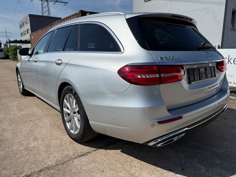 Mercedes-Benz E 200 E T-Modell E 200 d+ AUTOMATIK+BC+MFL+KAMER — photo 4