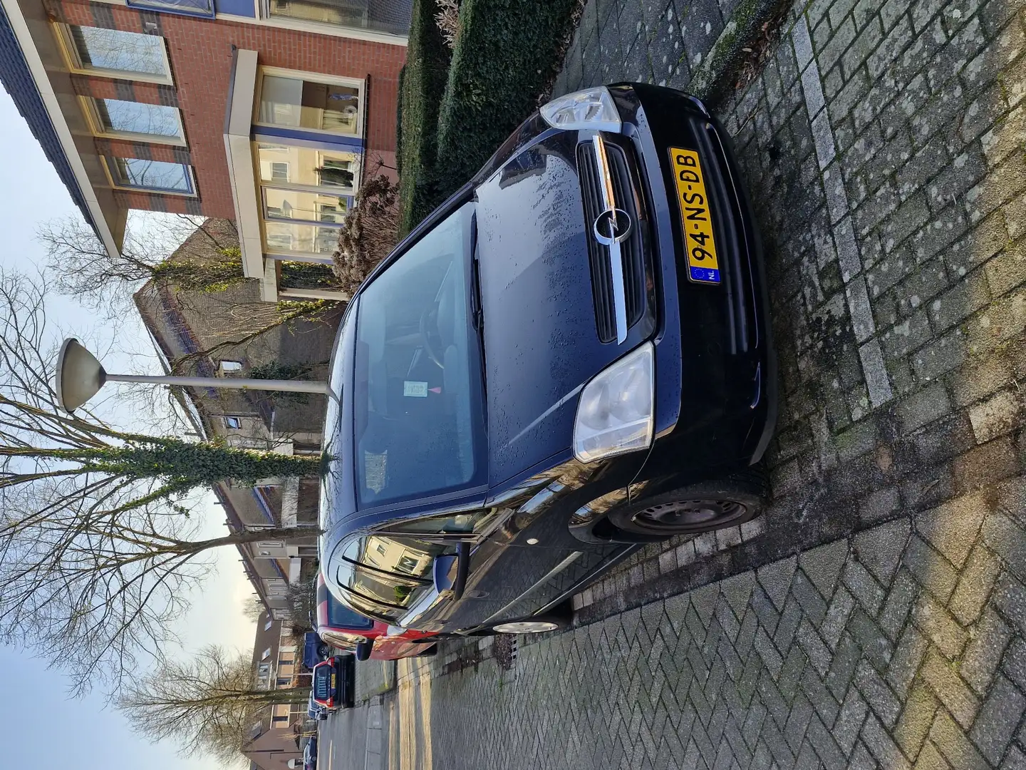 Opel Meriva 1.6 Zwart - 1