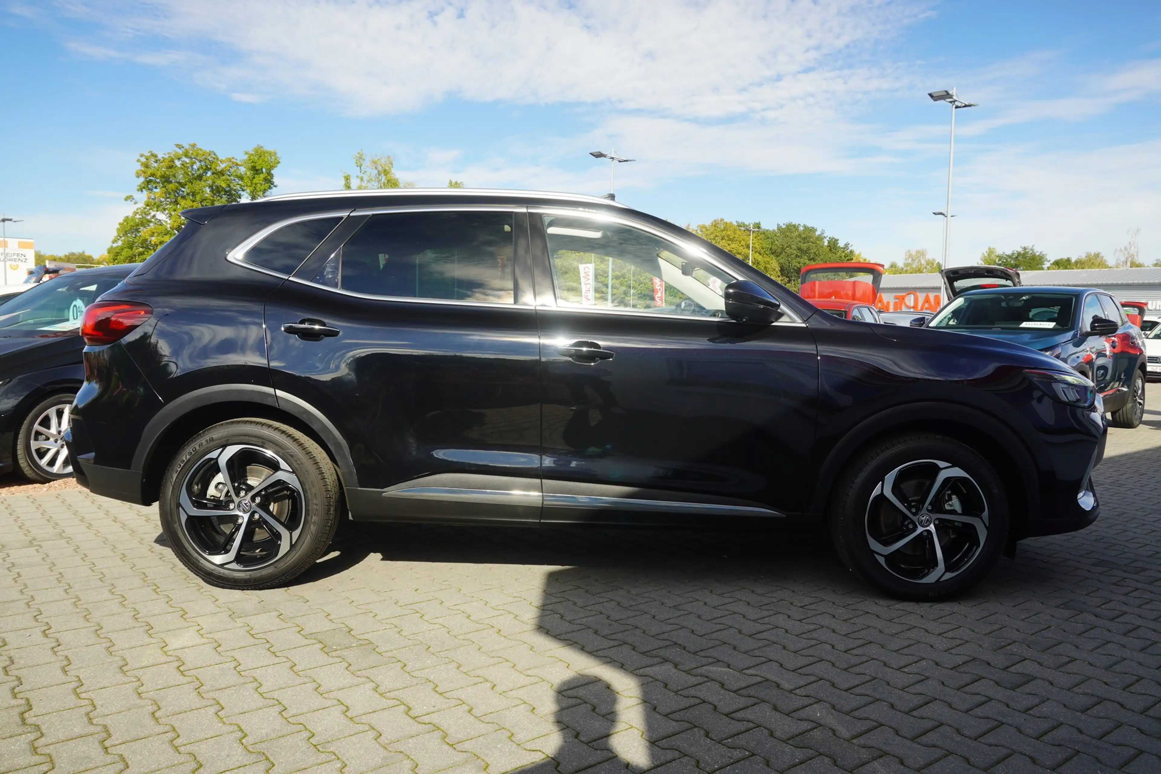 MG HS 1.5 T GDI 125 kW Luxury LED Panorama 360° ACC — photo 7