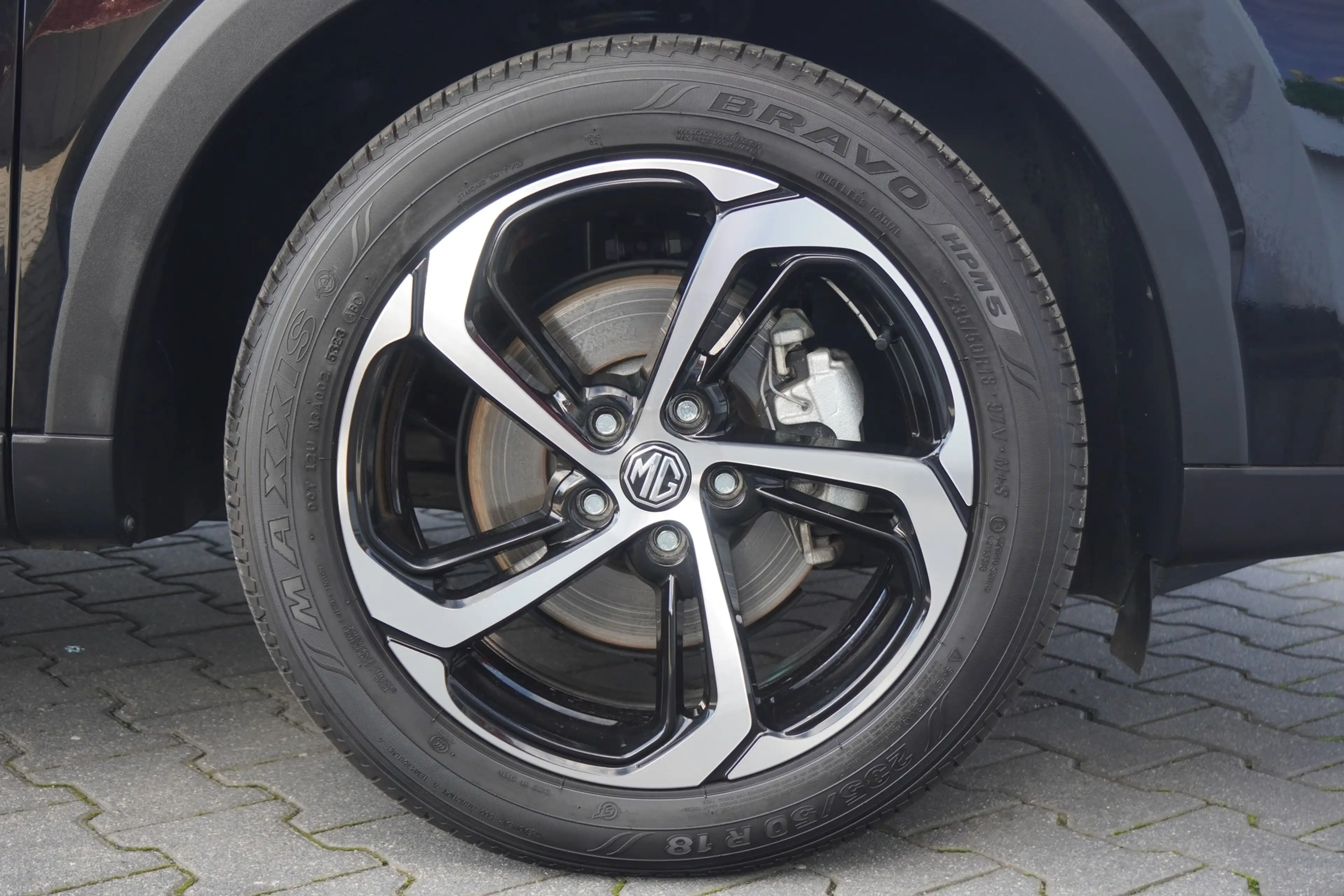 MG HS 1.5 T GDI 125 kW Luxury LED Panorama 360° ACC — photo 10